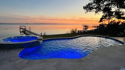 Stunning Waterfront Villa, Heated Pool/Spa/Gm Room