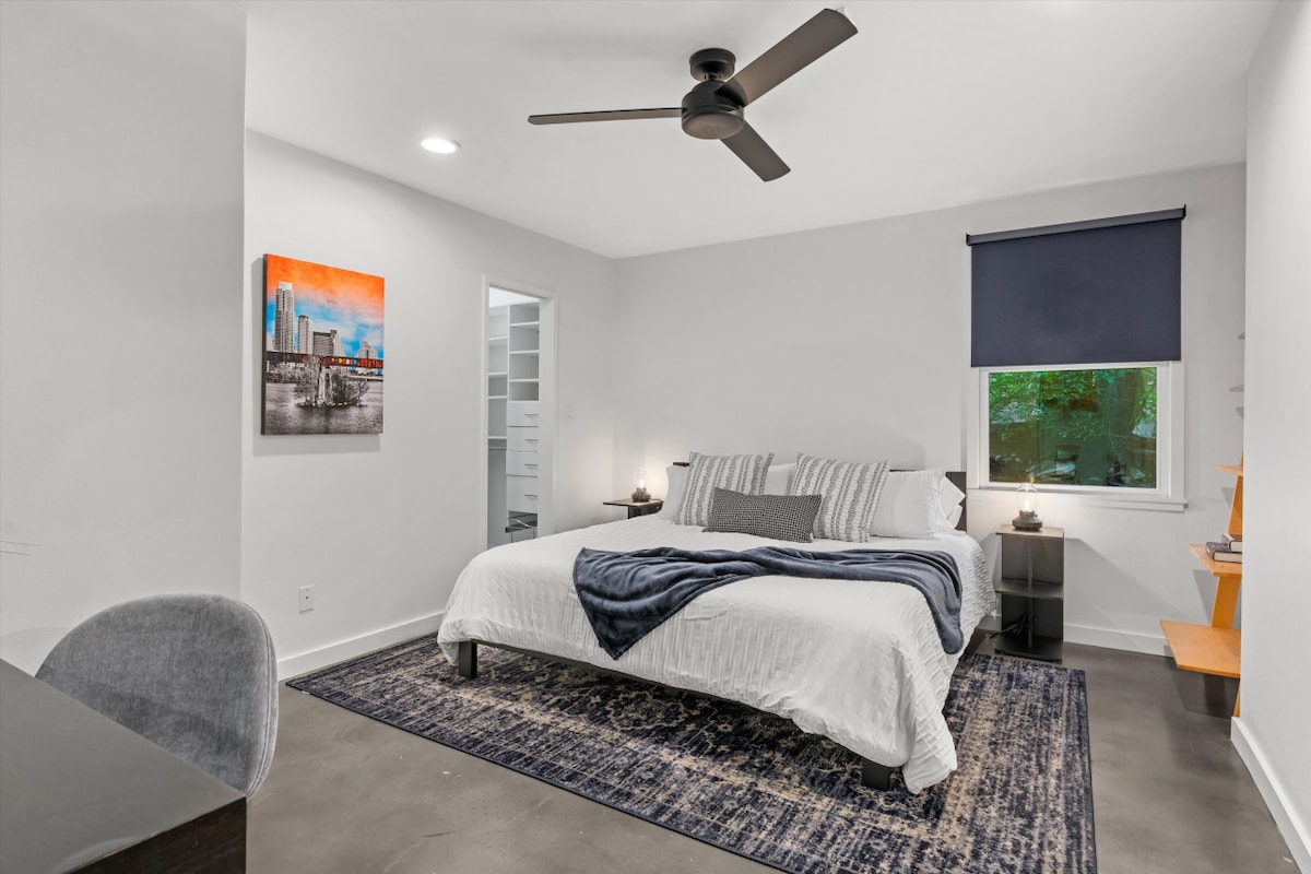 Bračni krevet (180x200) br. 3 s vlastitom kupaonicom i radnim stolom