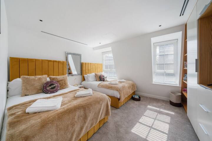 Elegant 3-Bedroom Penthouse in Marble Arch 70 gallery image 4