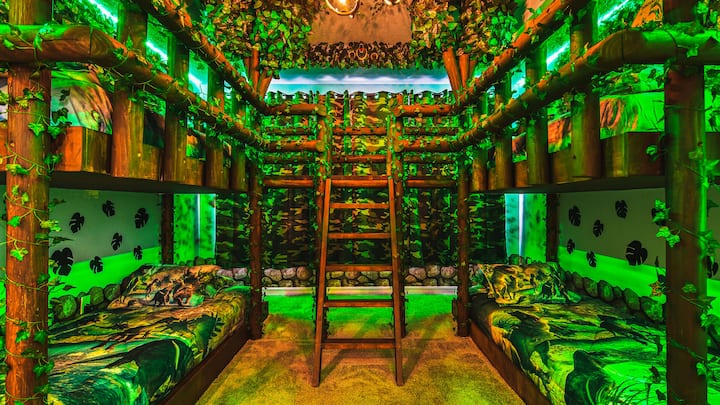 Vaikams patiks miegamasis su šaunia Juros periodo tema.