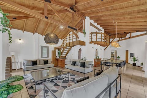 Fliphaus + Wine Country - Villa 20 pax 9 Bd Pool J