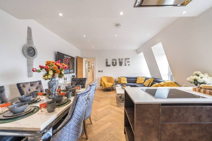 Spectacular 2-Bedroom Penthouse in Marble Arch 75 gallery image 3