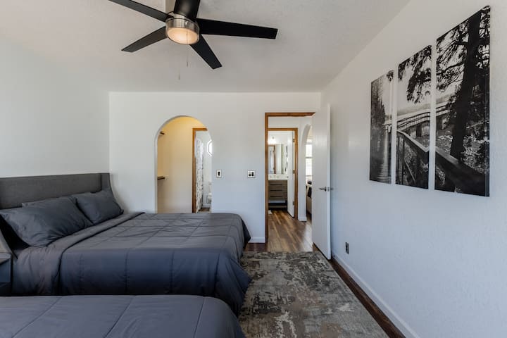 Druga soba s garderobom i kupaonicom s WC-om