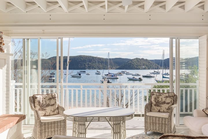 HourGlass- Absolute Beachfront gallery image 2