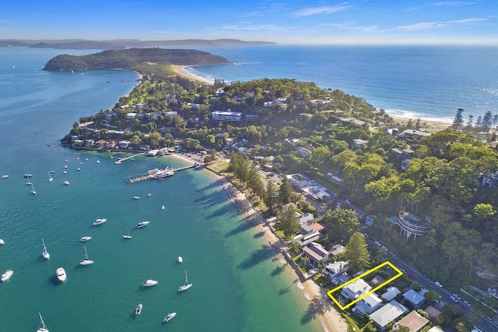 HourGlass- Absolute Beachfront