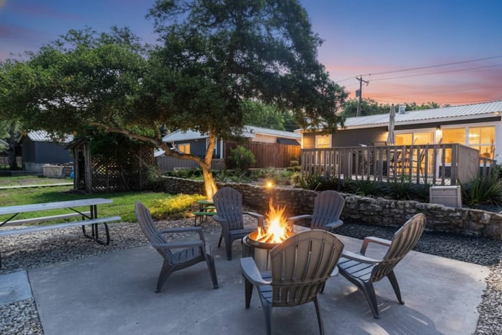 Lakefront Retreat W/ Firepit & Semi-private Cove! - Lake Whitney, TX