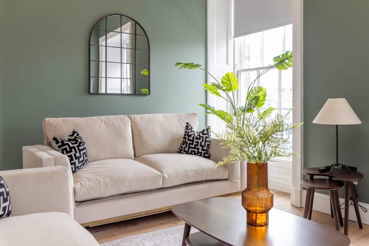 Jade Suite – City Centre 2 Bed Luxury Apartment