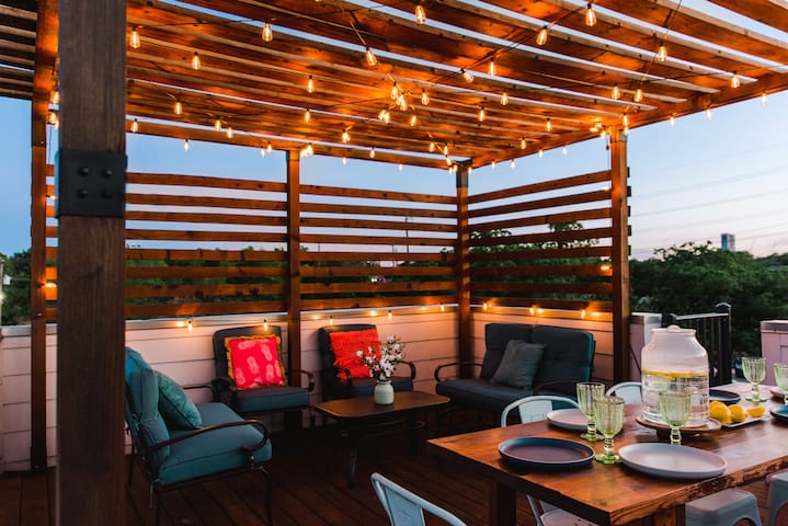 Eclectic Austin Oasis| Rooftop Decks Downtown View