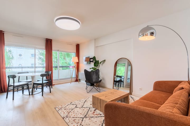 Appartement Spacieux Avec Balcon Et Parking - Villeneuve-d'Ascq