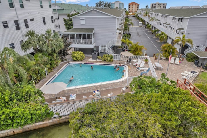 Waterfront Townhome In Indian Shores - Indian Rocks Beach, FL