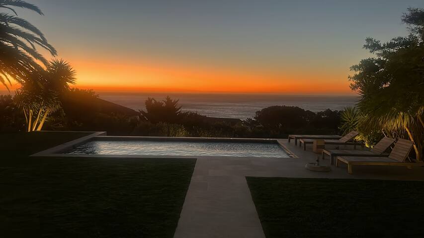 Relax in Style at this Stunning Villa in Camps Bay gallery image 2