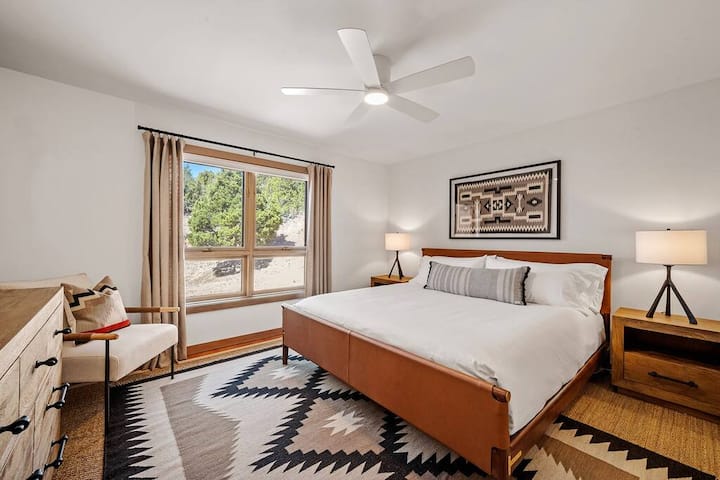 Guest bedroom with king bed