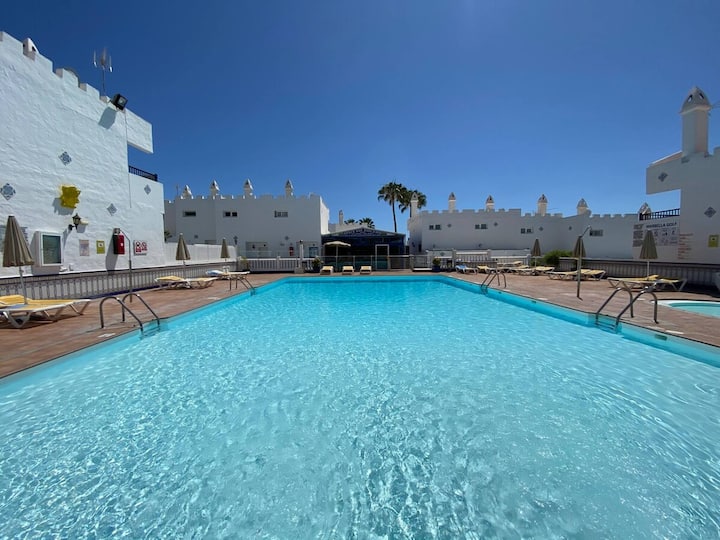 Floral Oasis In Playa Del Inglés - Maspalomas
