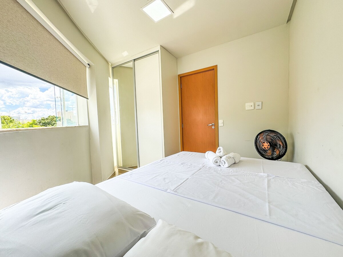 Მთლიანი ოთახის,საძინებლის ფოტო