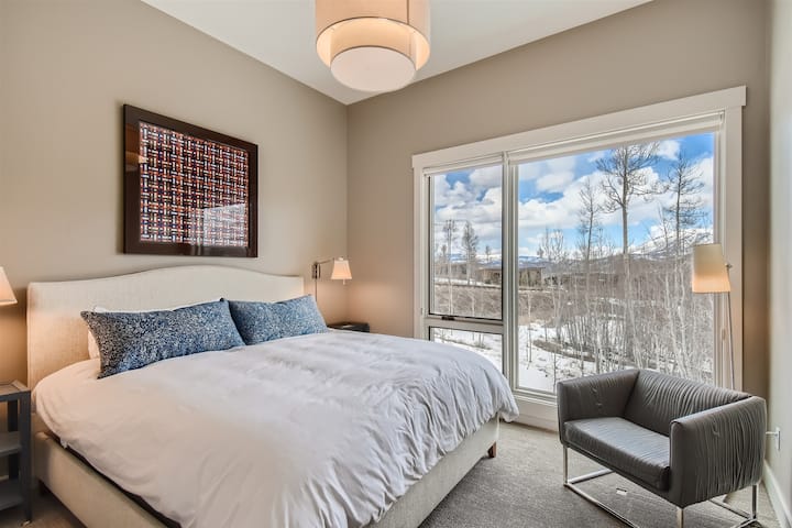 Მეორე ძირითადი საძინებელი ძირითად დონეზე