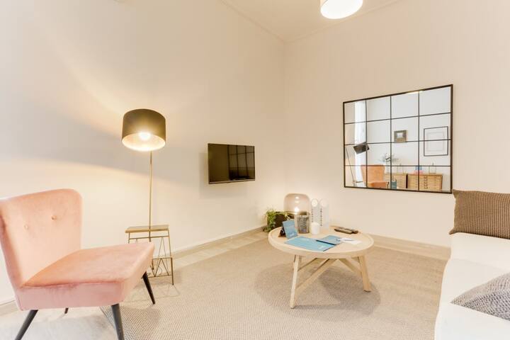 Rocafort | Brand new 4BR Apt. in the centre gallery image 2