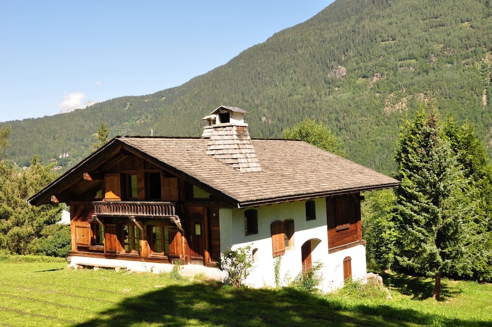 4BR Traditional Chalet BBQ + Fireplace + View — foto 1