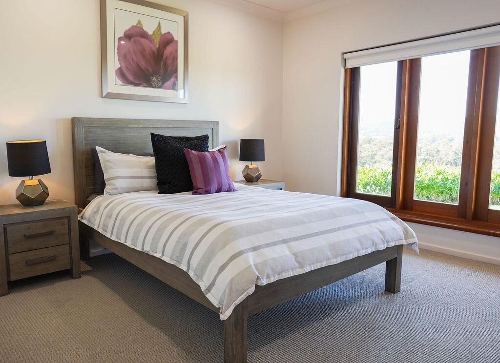 Glavna spavaća soba s pogledom na vinograd i vlastitom kupaonicom