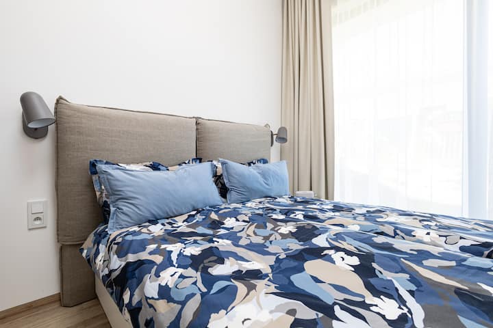 Cama en el dormitorio