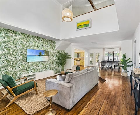 Tropical Paradise! Hammock*NEW Hot Tub*Swing*Foosb