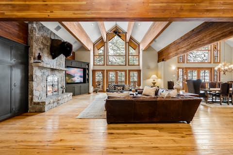 Large Luxury 6 bedroom Family Home