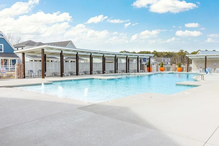 At Waves Edge Vacation Rentals managed Airbnb listing 3