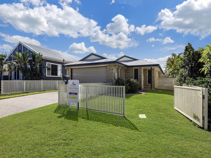 11 Wills Avenue Golden Beach Qld - Golden Beach