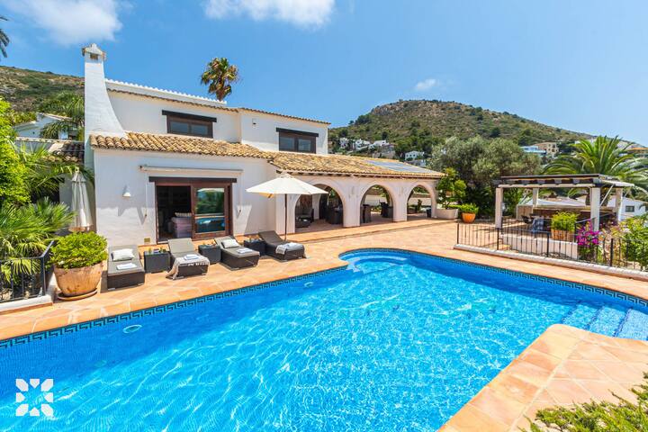 Abahana Villas managed Airbnb listing 1