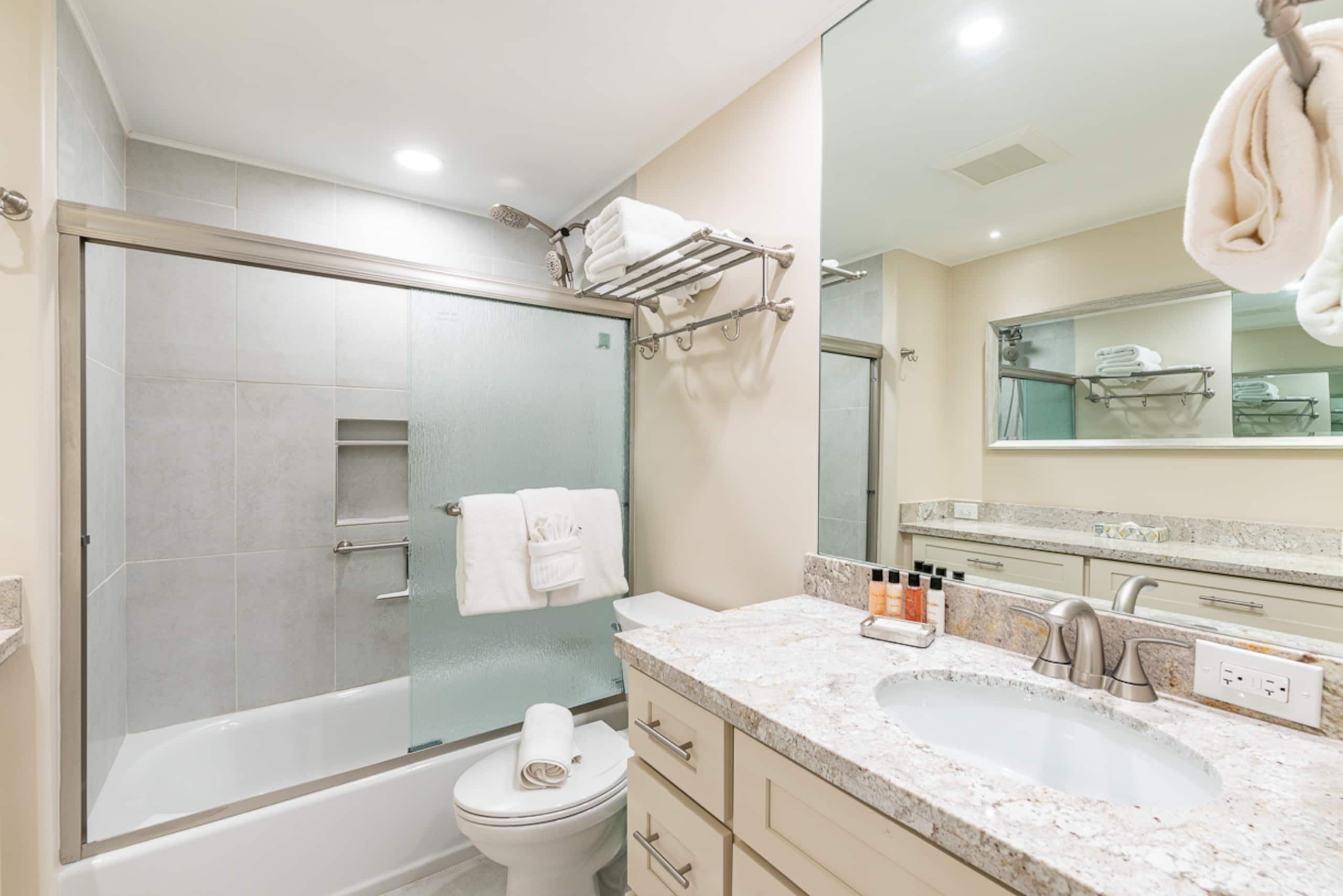 Condo in Lahaina · ★5.0 · 3 bedrooms · 2.5 baths - Image 46