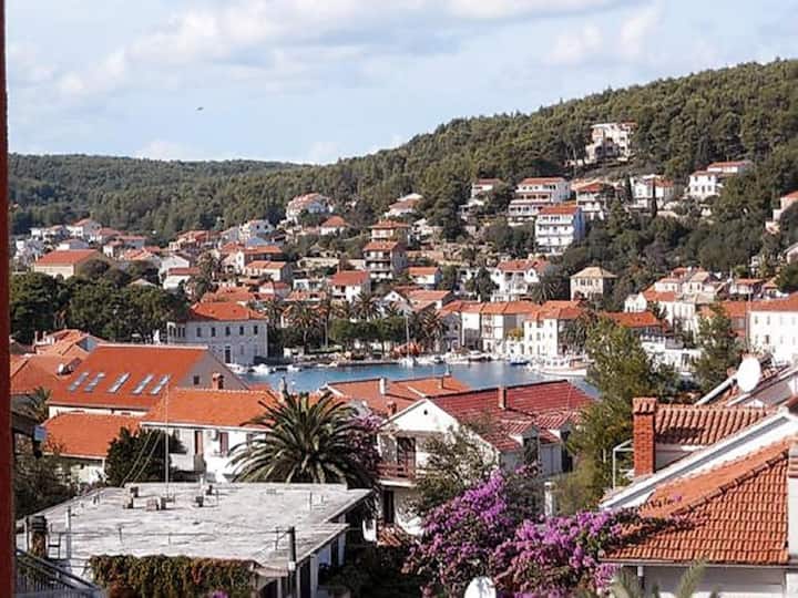 Apartments St Rialto-comfort One-bdr,balc,seaview - Jelsa
