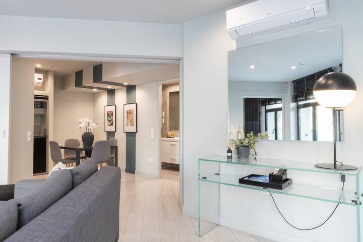 Entire Building in the Heart of Athens – Sleeps 15 gallery image 2