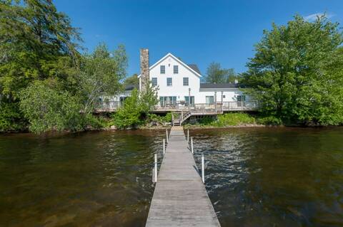 The Homestead: Lakefront; Swim/Fish/Kayak—Sleeps28