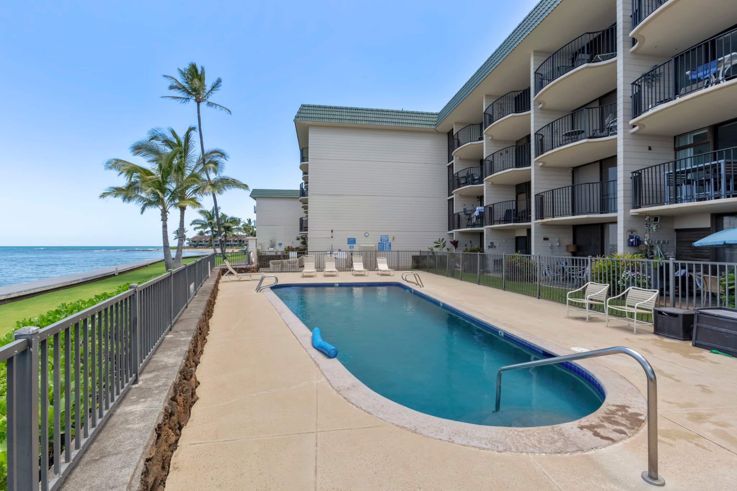 Condo in Lahaina · ★4.94 · 1 bedroom · 2 beds · 1 private bath - Image 45