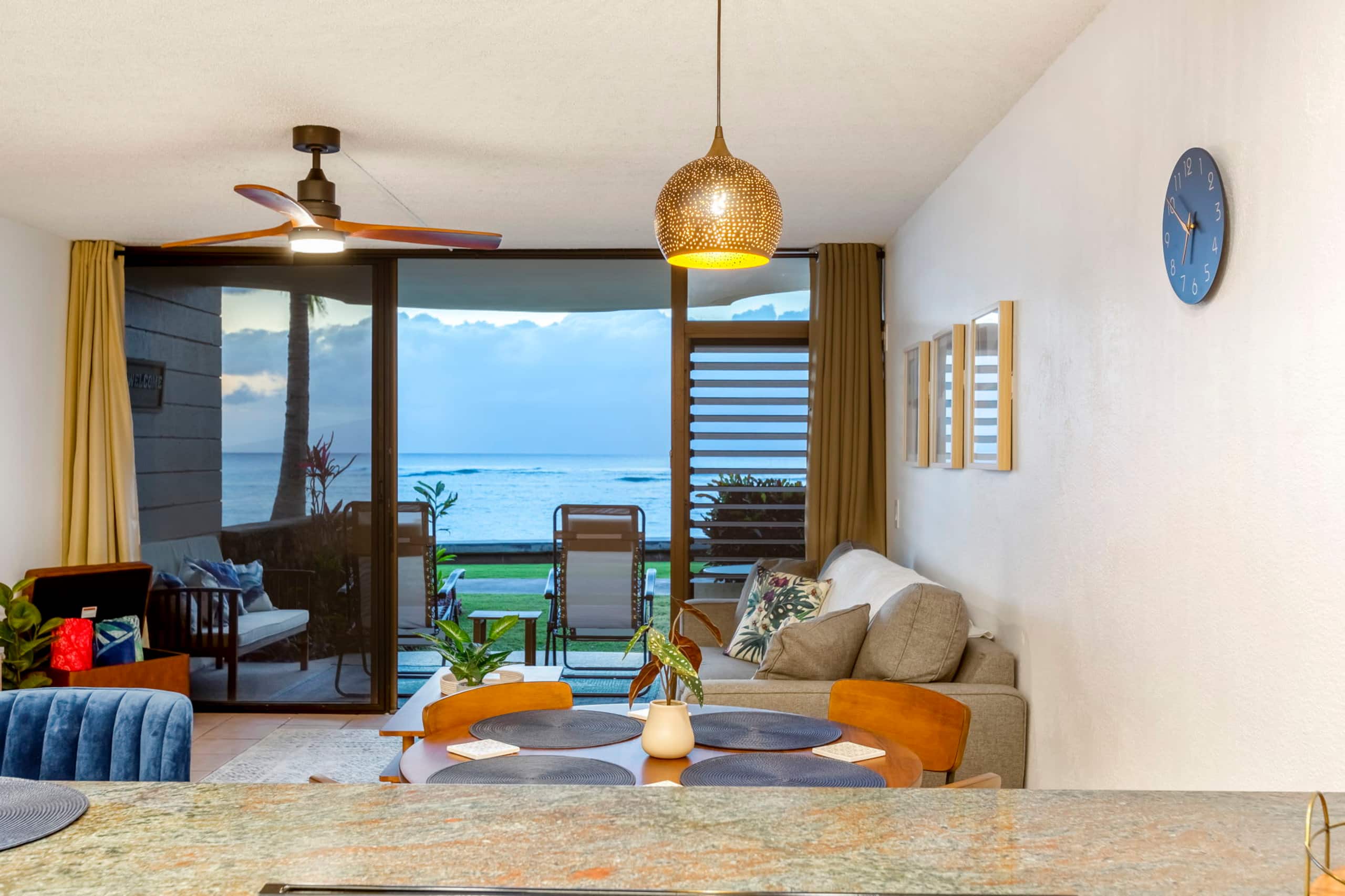 Condo in Lahaina · ★4.94 · 1 bedroom · 2 beds · 1 private bath - Image 5