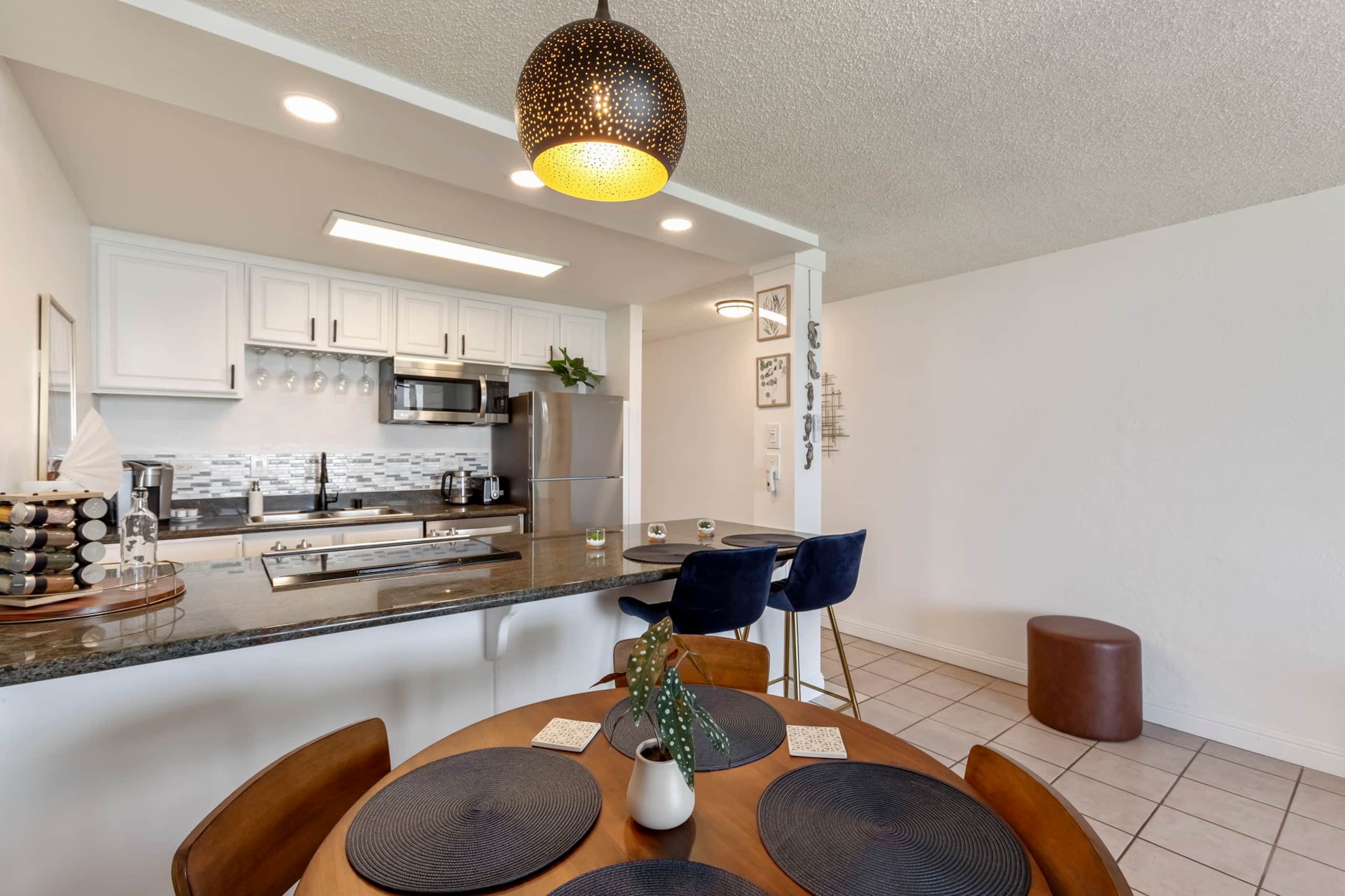 Condo in Lahaina · ★4.94 · 1 bedroom · 2 beds · 1 private bath - Image 51