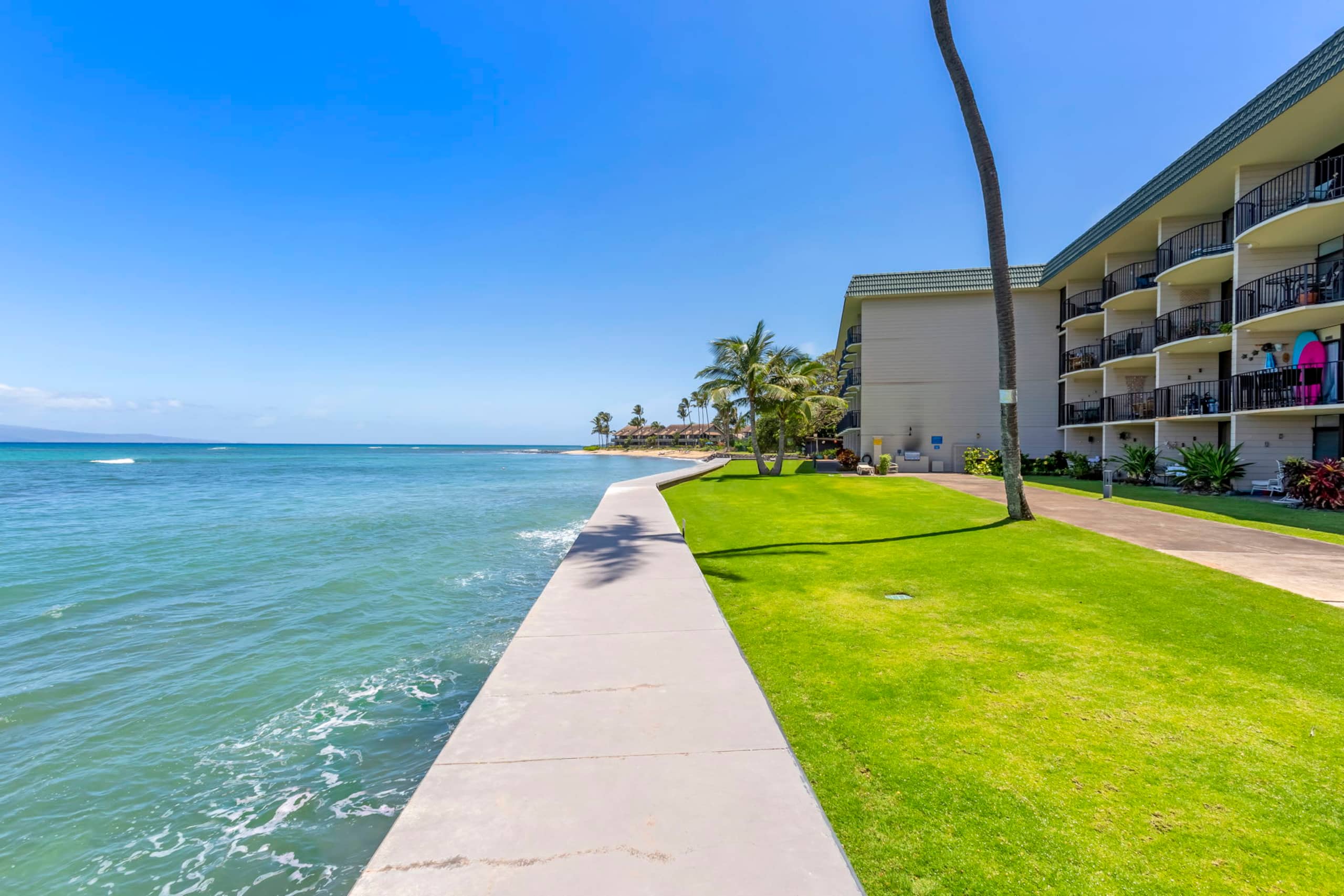 Condo in Lahaina · ★4.94 · 1 bedroom · 2 beds · 1 private bath - Image 38