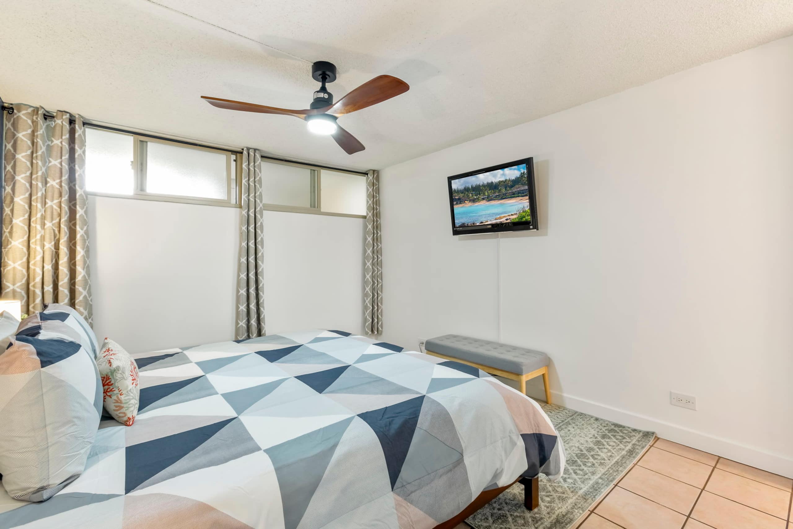 Condo in Lahaina · ★4.94 · 1 bedroom · 2 beds · 1 private bath - Image 20