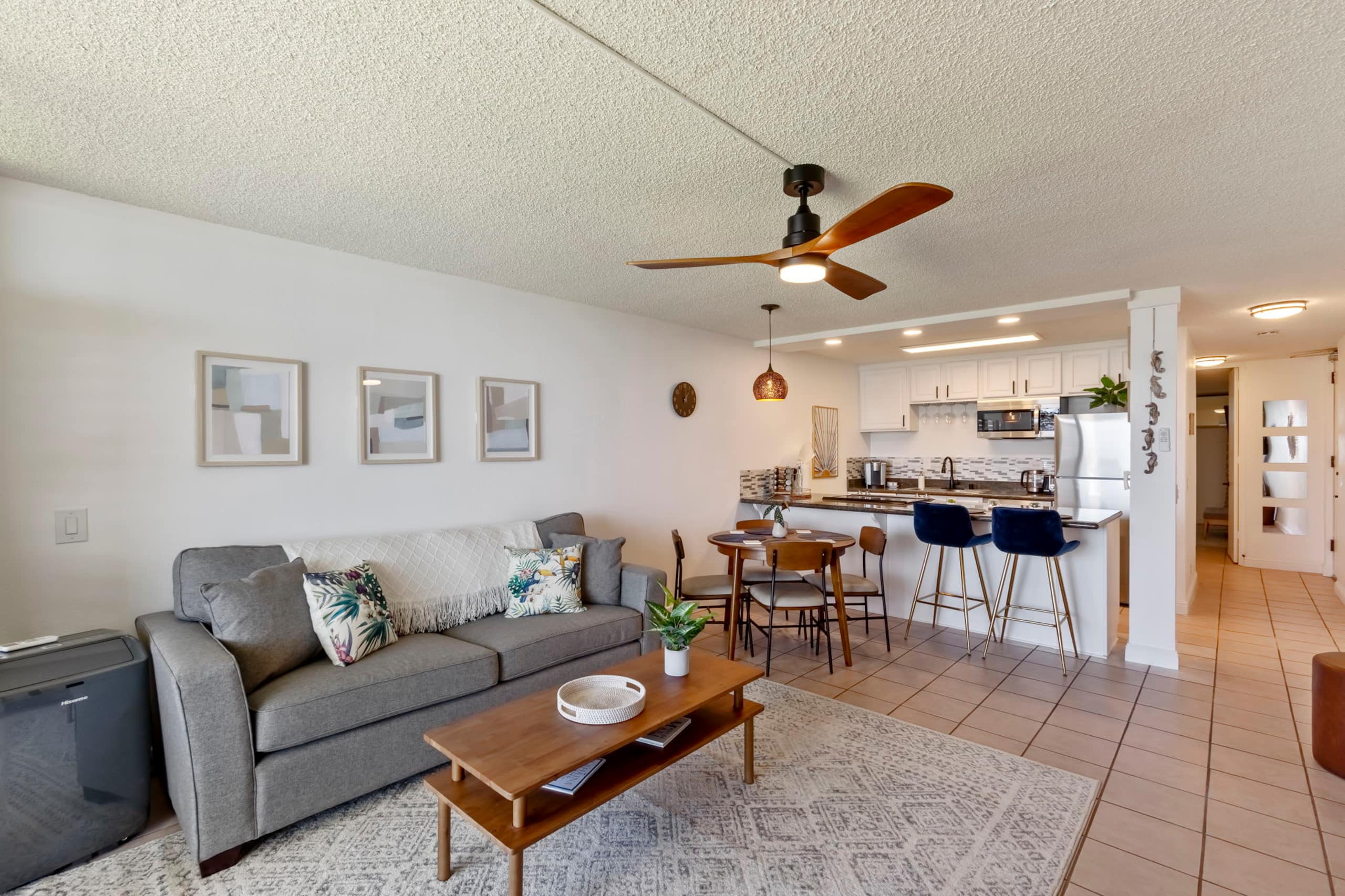 Condo in Lahaina · ★4.94 · 1 bedroom · 2 beds · 1 private bath - Image 2