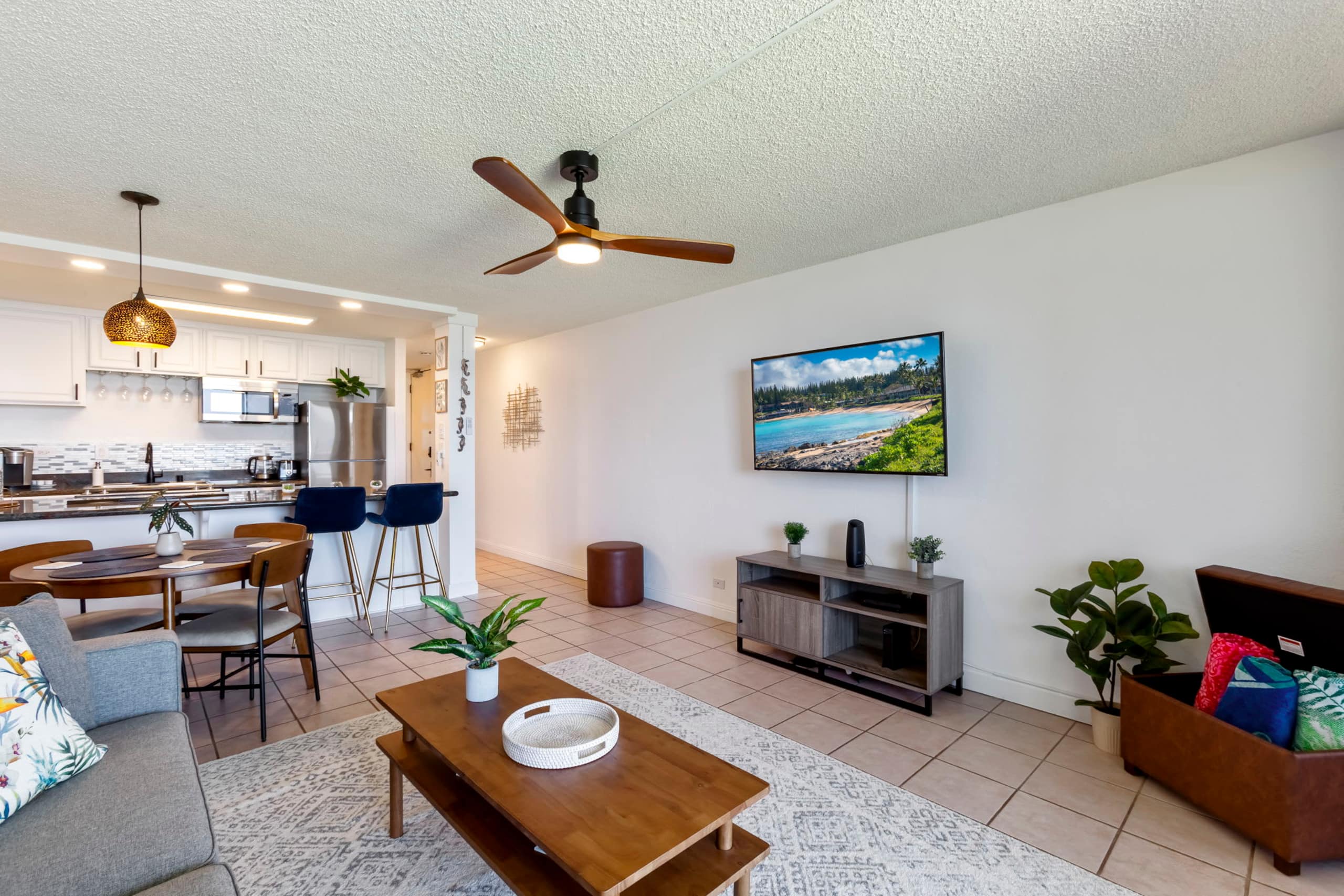 Condo in Lahaina · ★4.94 · 1 bedroom · 2 beds · 1 private bath - Image 8