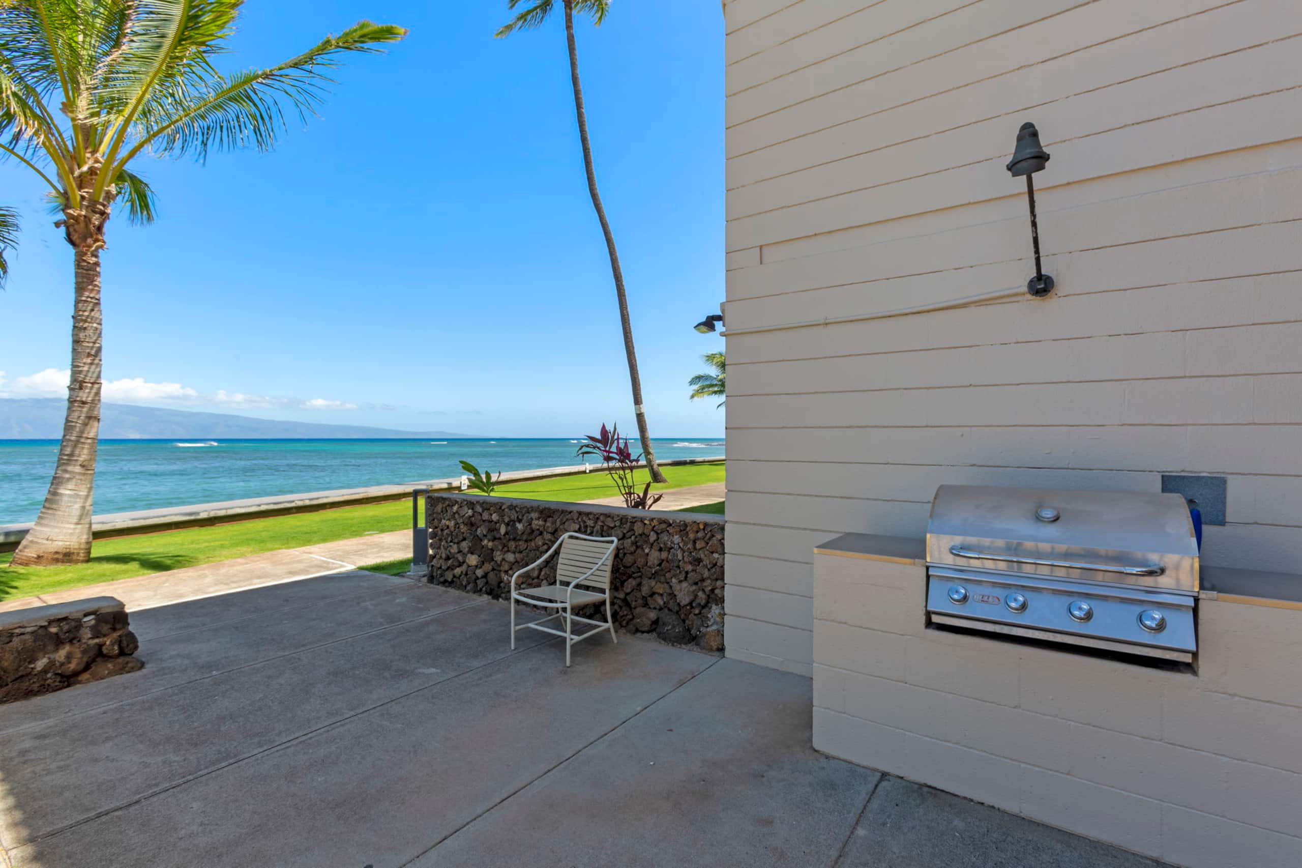 Condo in Lahaina · ★4.94 · 1 bedroom · 2 beds · 1 private bath - Image 36