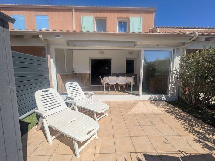 Jolie Et Agréable Maison De Vacances Avec Veranda, - Portiragnes
