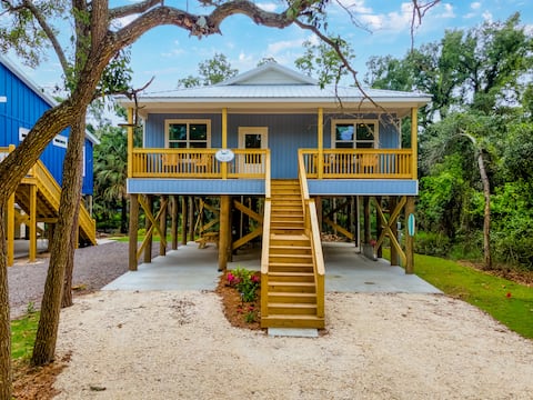 House in the Village, close to food and beaches!
