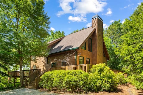 Mountain Views | Near Helen | Spacious Kitchen