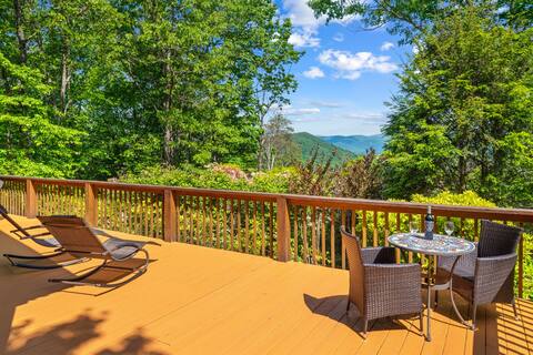 Spacious Kitchen | Mtn Views | Minutes to Helen