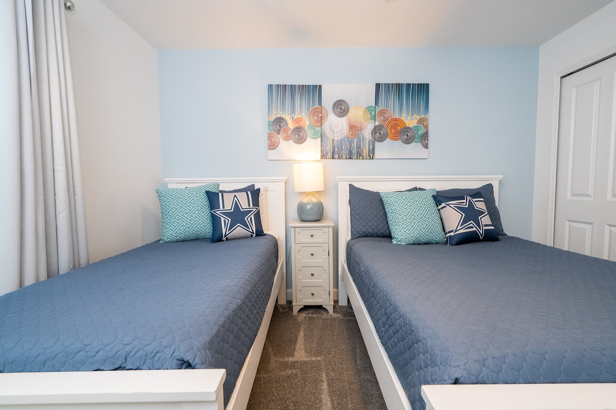 One doble be and one single bed for all family members