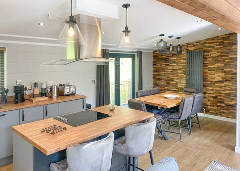 Cedar Lodge vip
