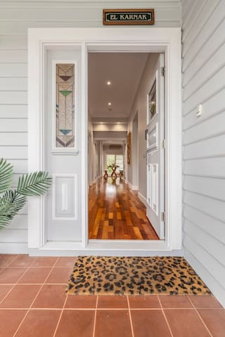 EL KARNAK•Historic City Fringe Cali Bungalow Charm