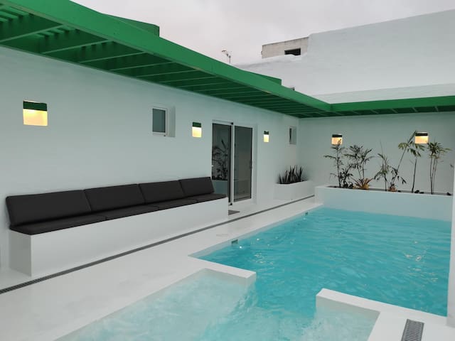 Apartamentos y Villas Anjomacar en Tahiche managed Airbnb listing 3