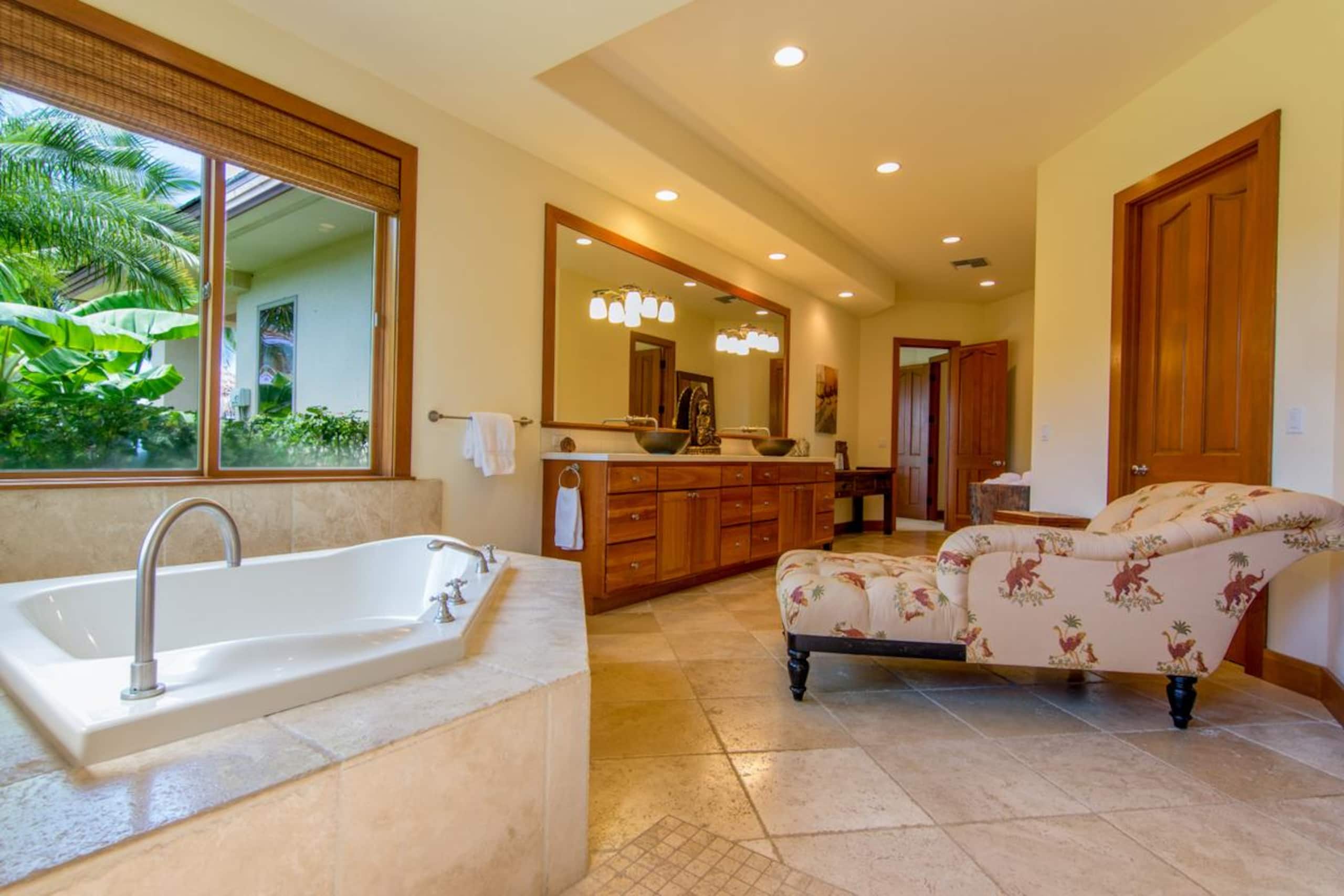 Home in Lahaina · ★4.79 · 5 bedrooms · 6 beds · 5 baths - Image 29
