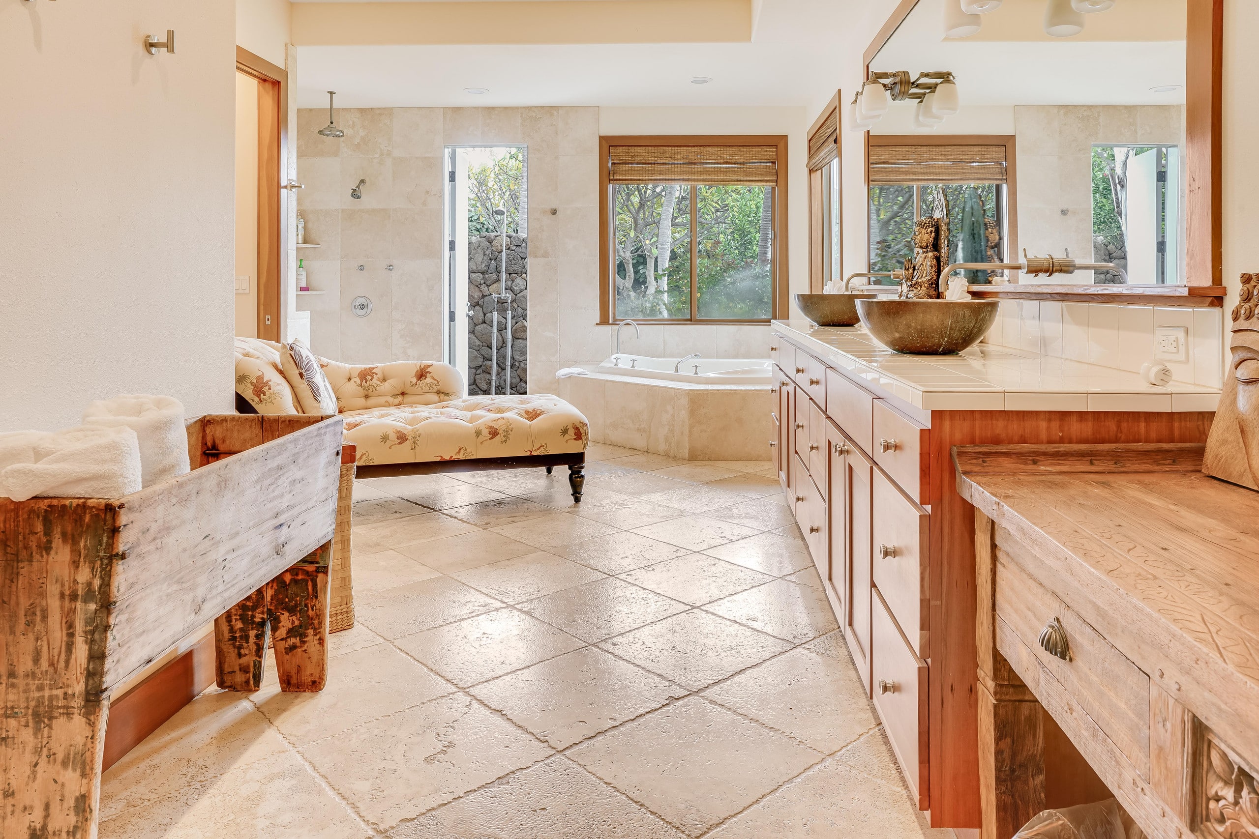 Home in Lahaina · ★4.79 · 5 bedrooms · 6 beds · 5 baths - Image 31